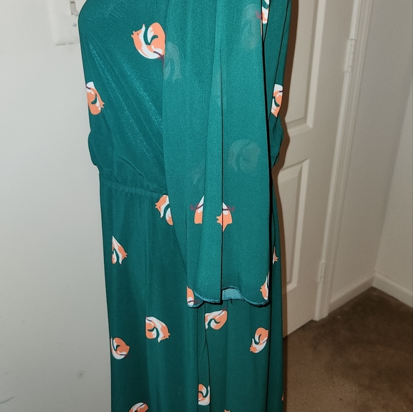 PRETTY DRESS !! - Picture 3 of 6